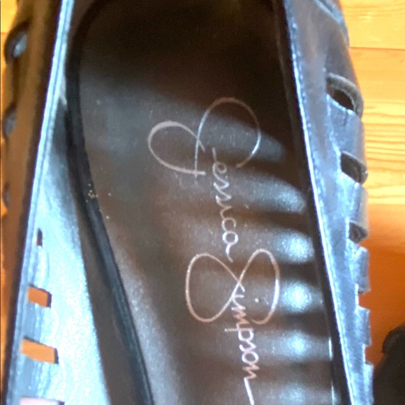 Jessica Simpson black heel - Picture 3 of 3